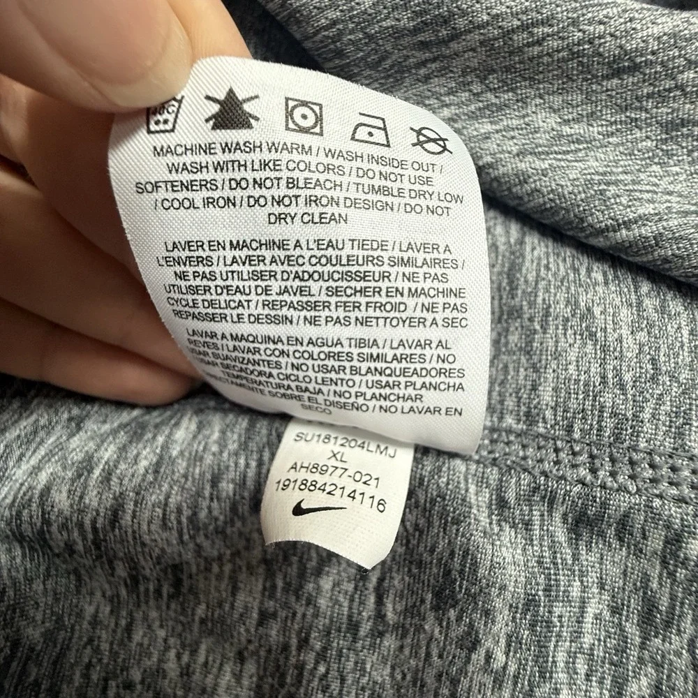 Nike XL Men's Long Sleeve Gray/Black Performance Training Top - Picture 13 of 13